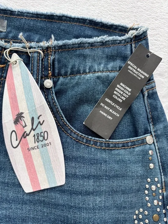 CALI 1850 Mid Rise Stud Boot Cut Frayed Waistband Jean--NWT--11/30 - Picture 5 of 15